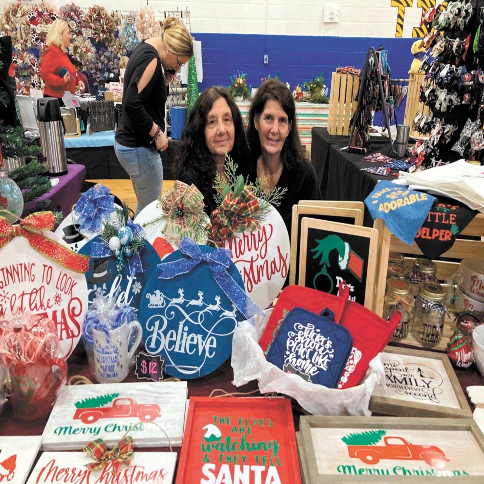 Shop holiday signage